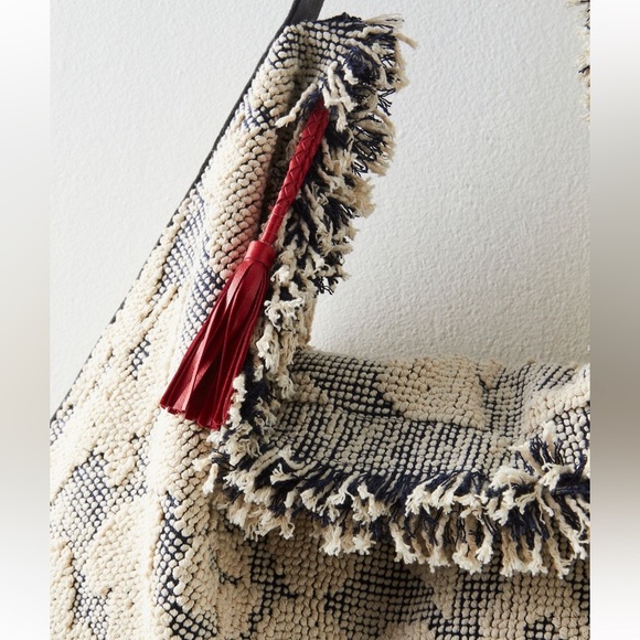 NWT Free People Miramar Carryall Bag in Azulejos - Picture 3 of 6